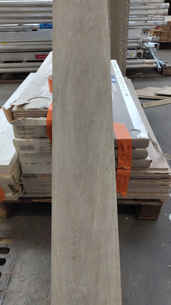 Carrelage imitation bois gris 120x20x0,9 cm (L)