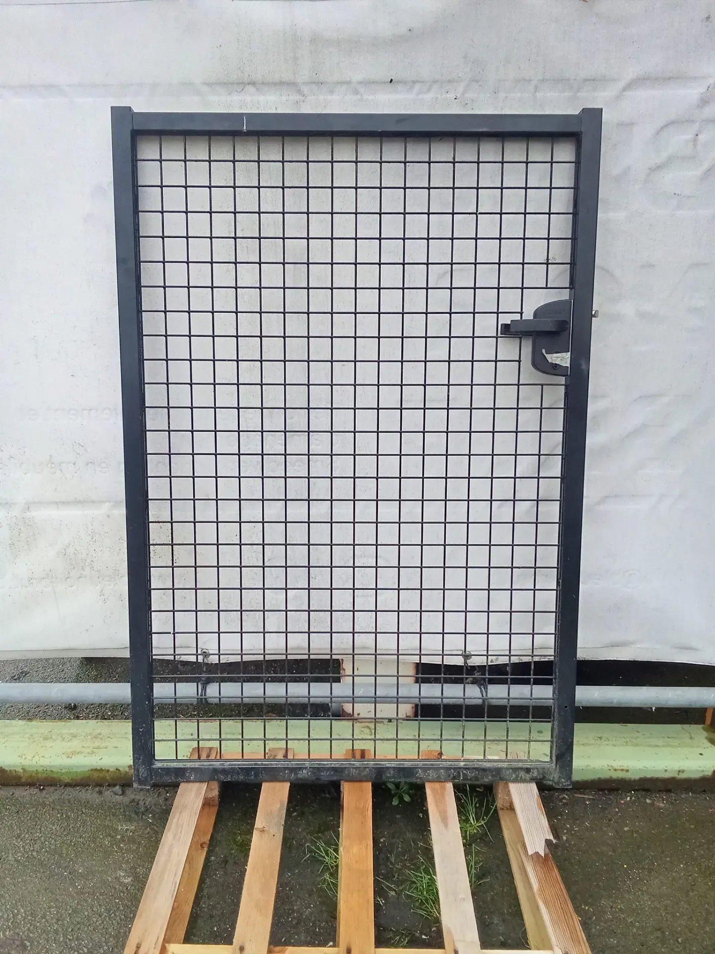 Portail de jardin avec serrure Locinox