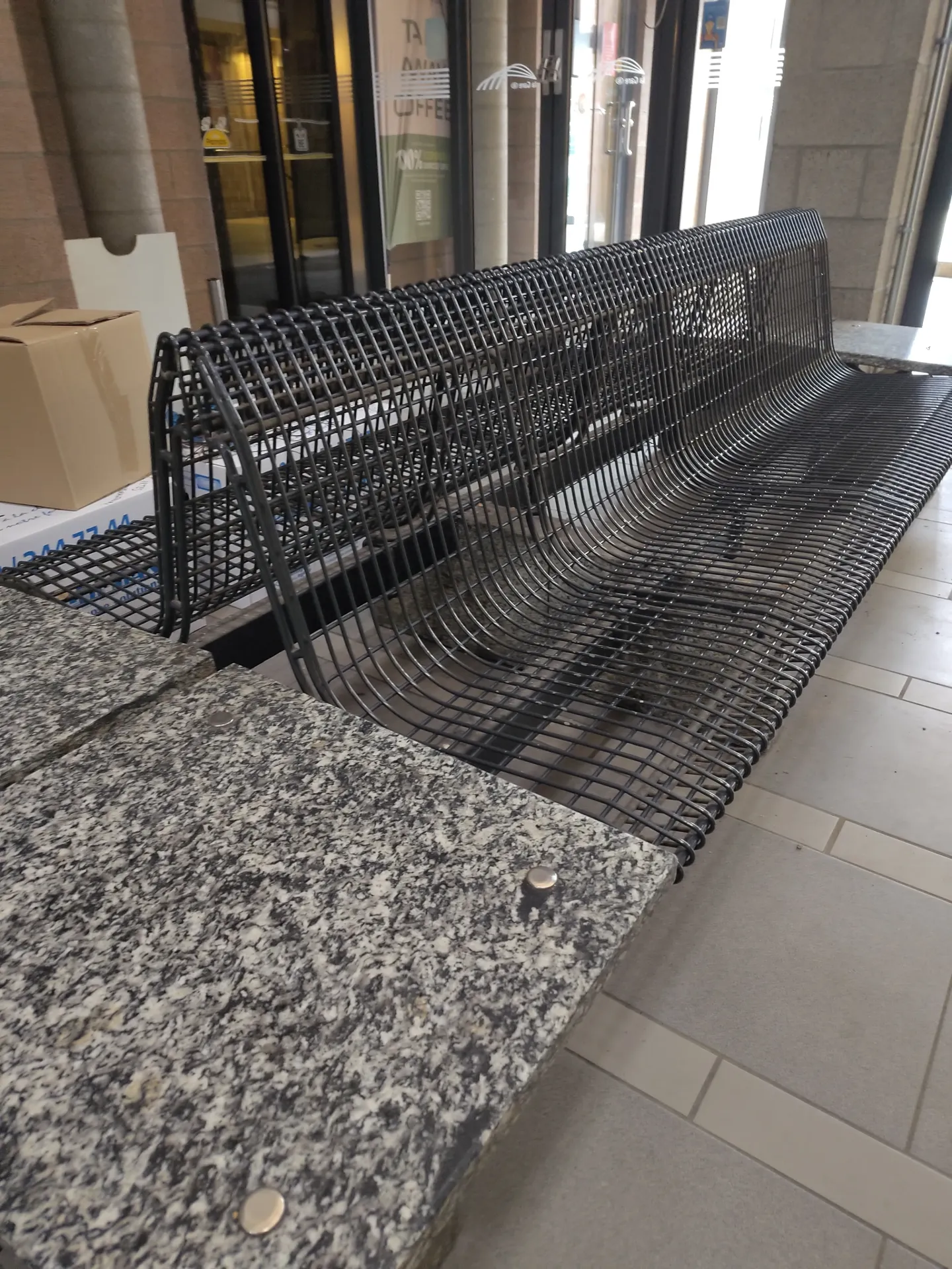 Banc métallique 4 places 300x57x80 cm (L)