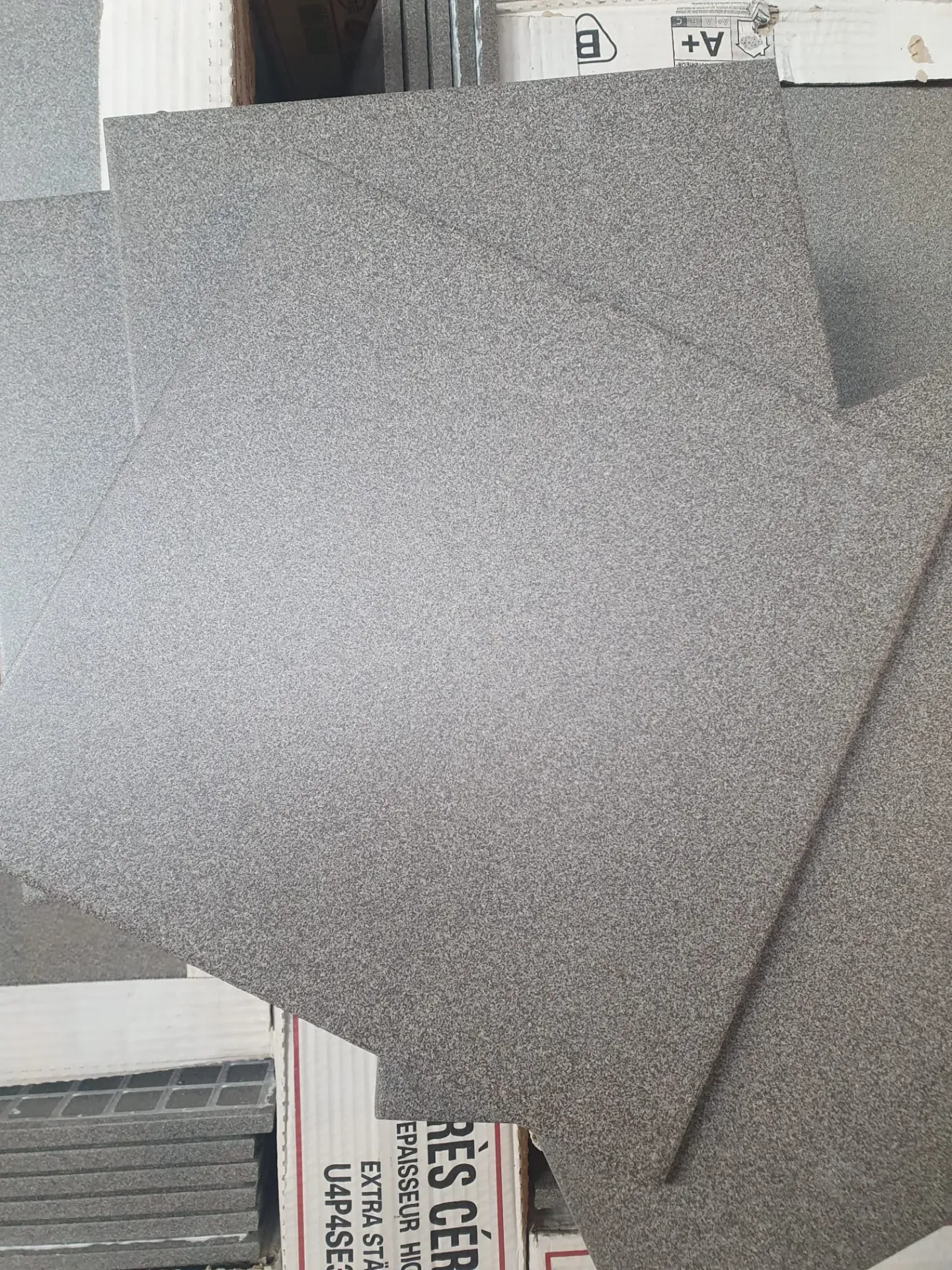 Carrelage 30*30 - épaisseur 12mm