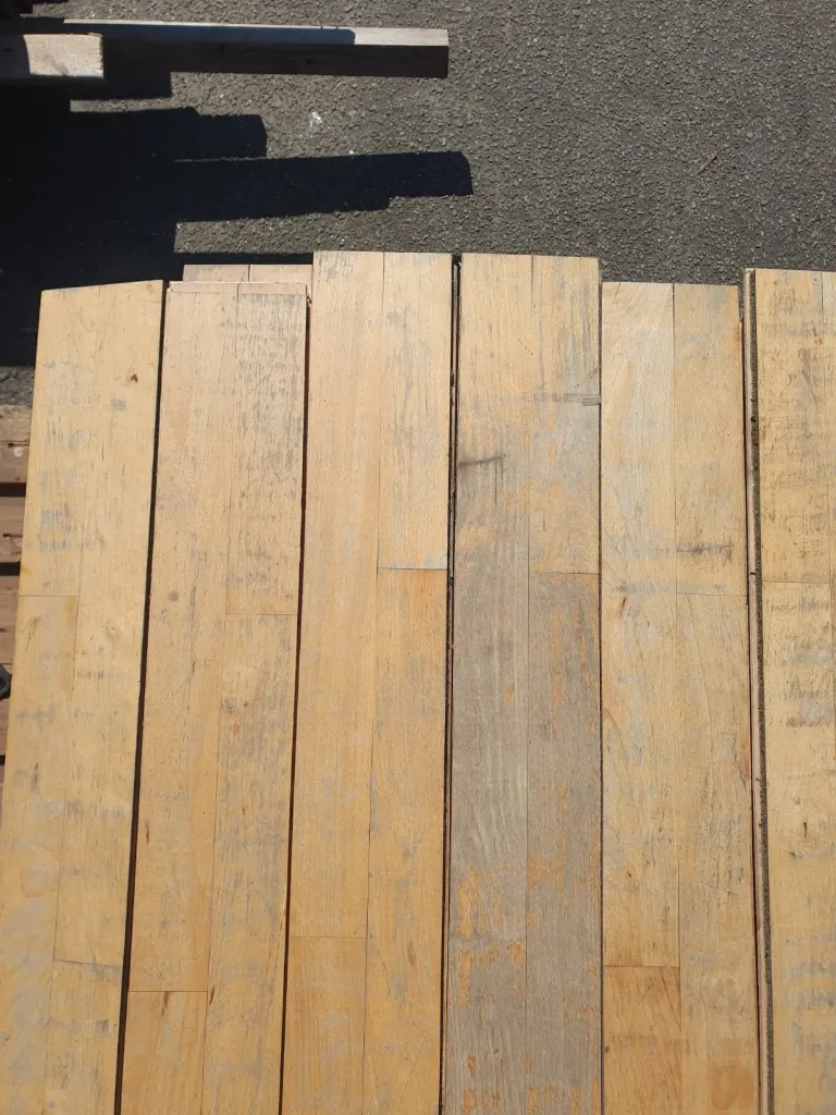 Plancher en hêtre lamellé collé (massif)