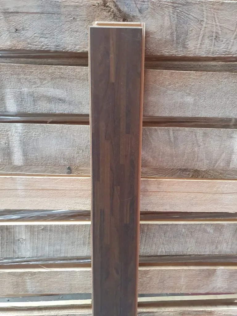 Plancher stratifié Parador chêne fumé
