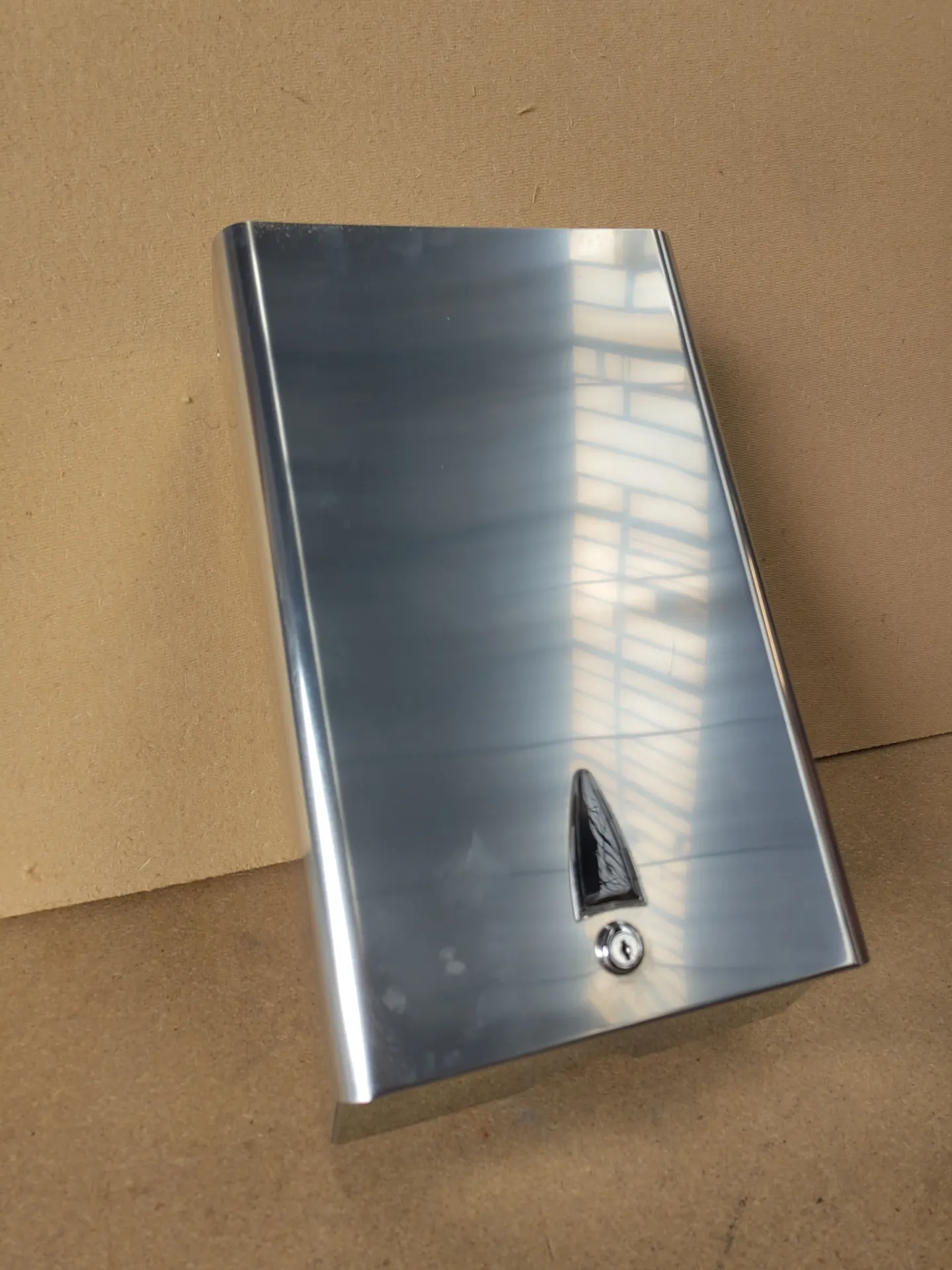 Distributeur de serviettes inox (L)