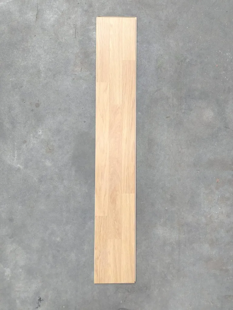 Plancher stratifié imitation Chêne (L)
