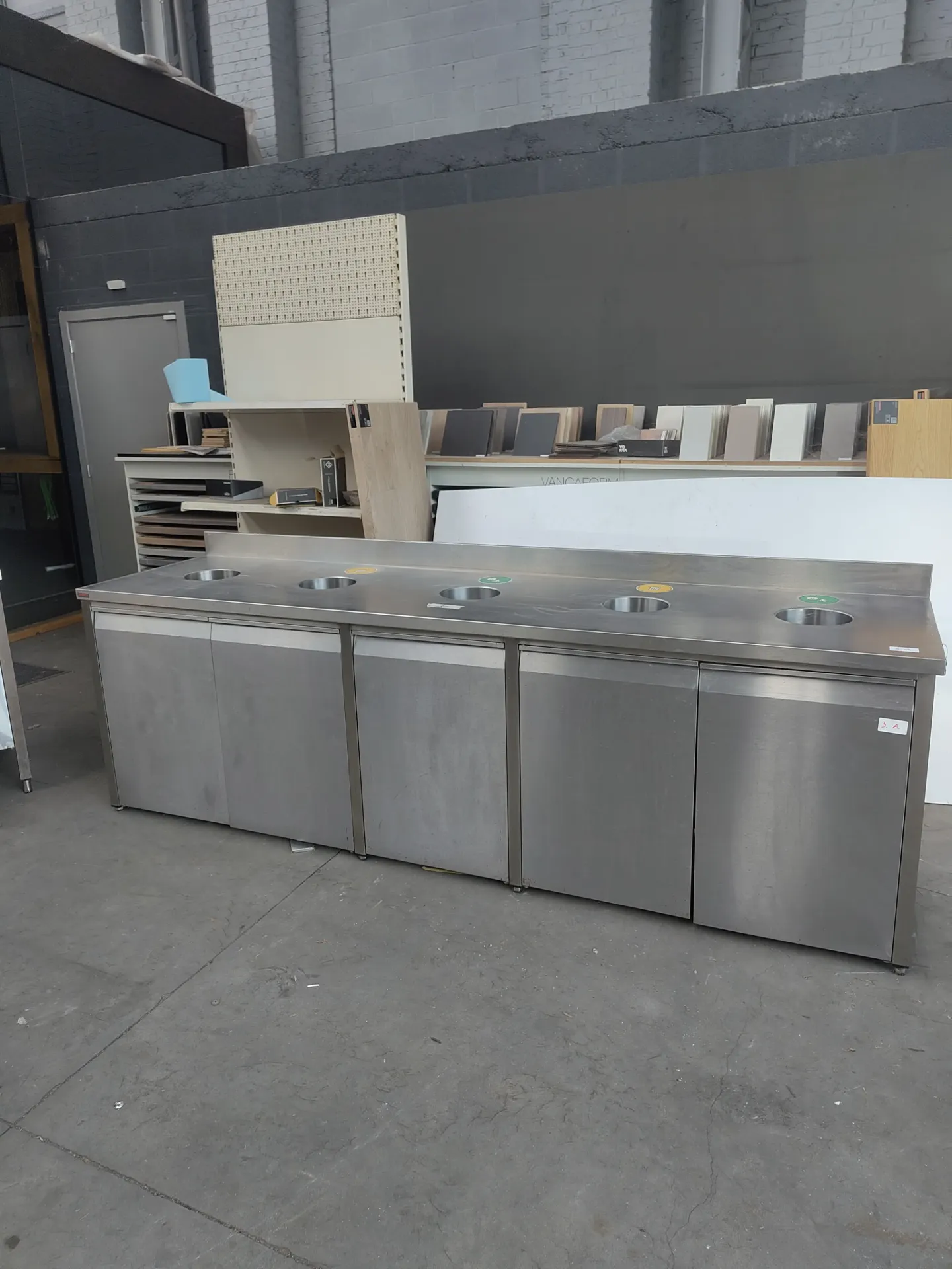 Meuble de tri sélectif à 5 ouvertures inox (L)